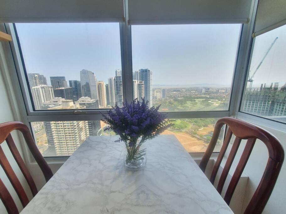 Bgc Taguig Cozy 2 Bedroom Loft, With Stunning Bgc Skyline View! Manila Exterior foto